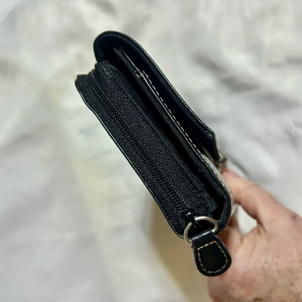 Liz Claiborne Black Leather Wallet NEW Multiple Compartments